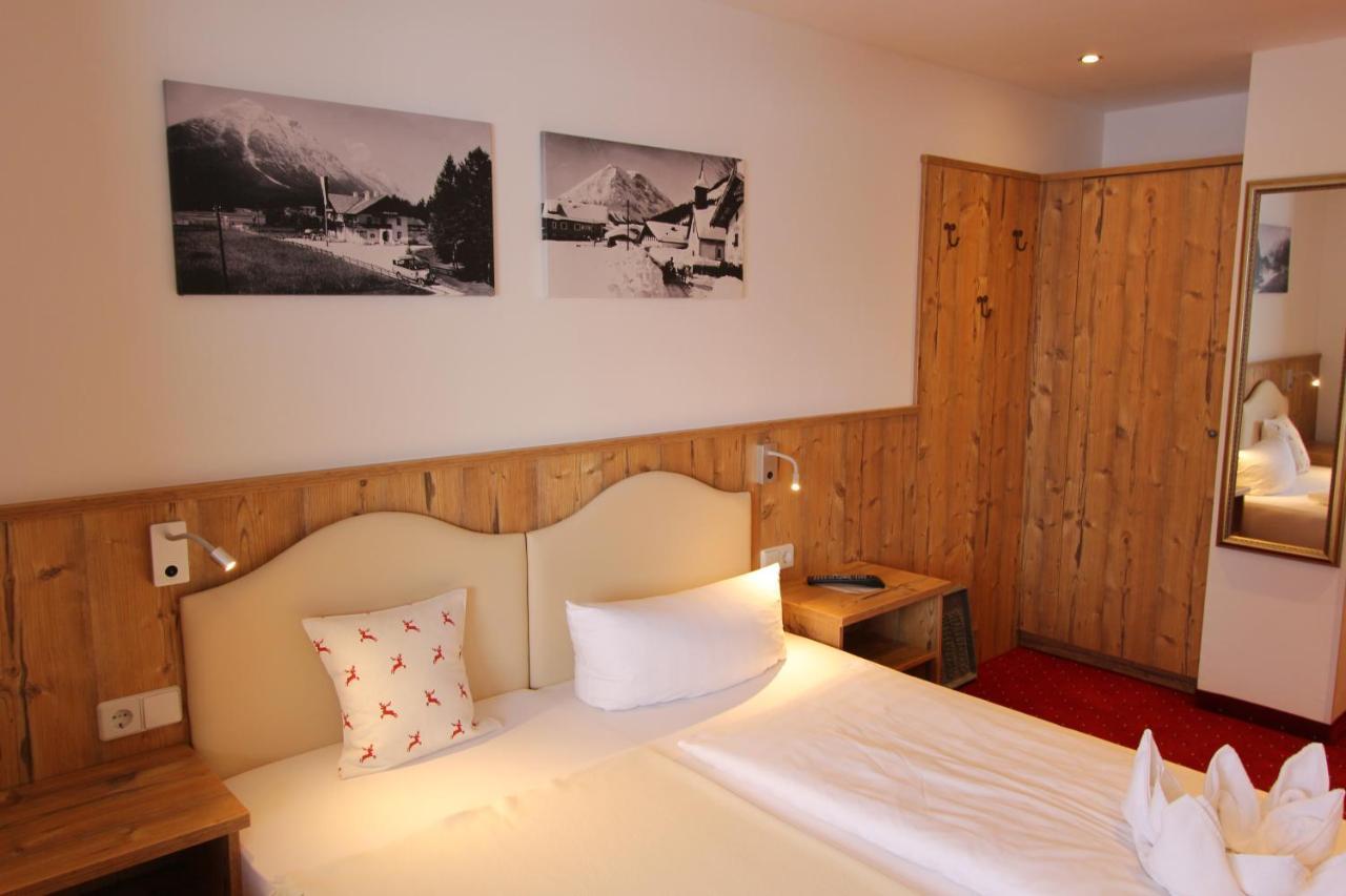 Hotel Tirolerhof ลอยทัช ภายนอก รูปภาพ