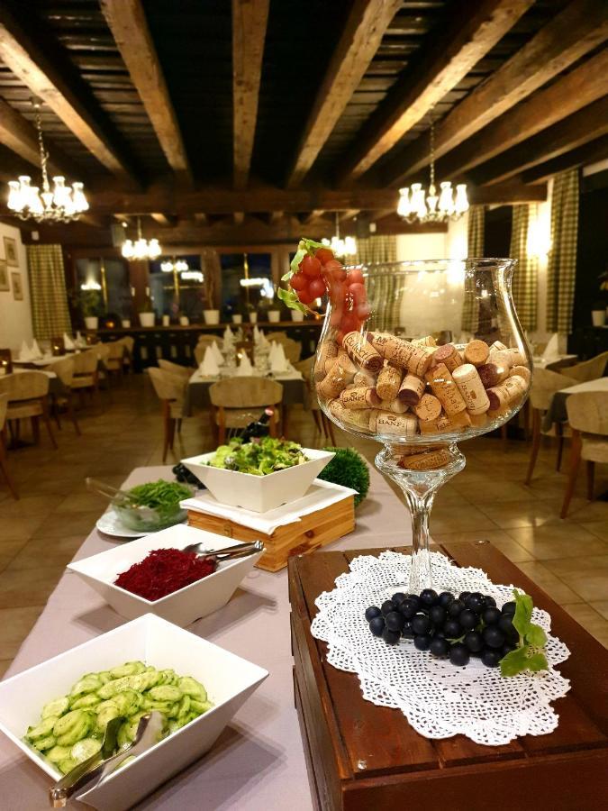 Hotel Tirolerhof ลอยทัช ภายนอก รูปภาพ