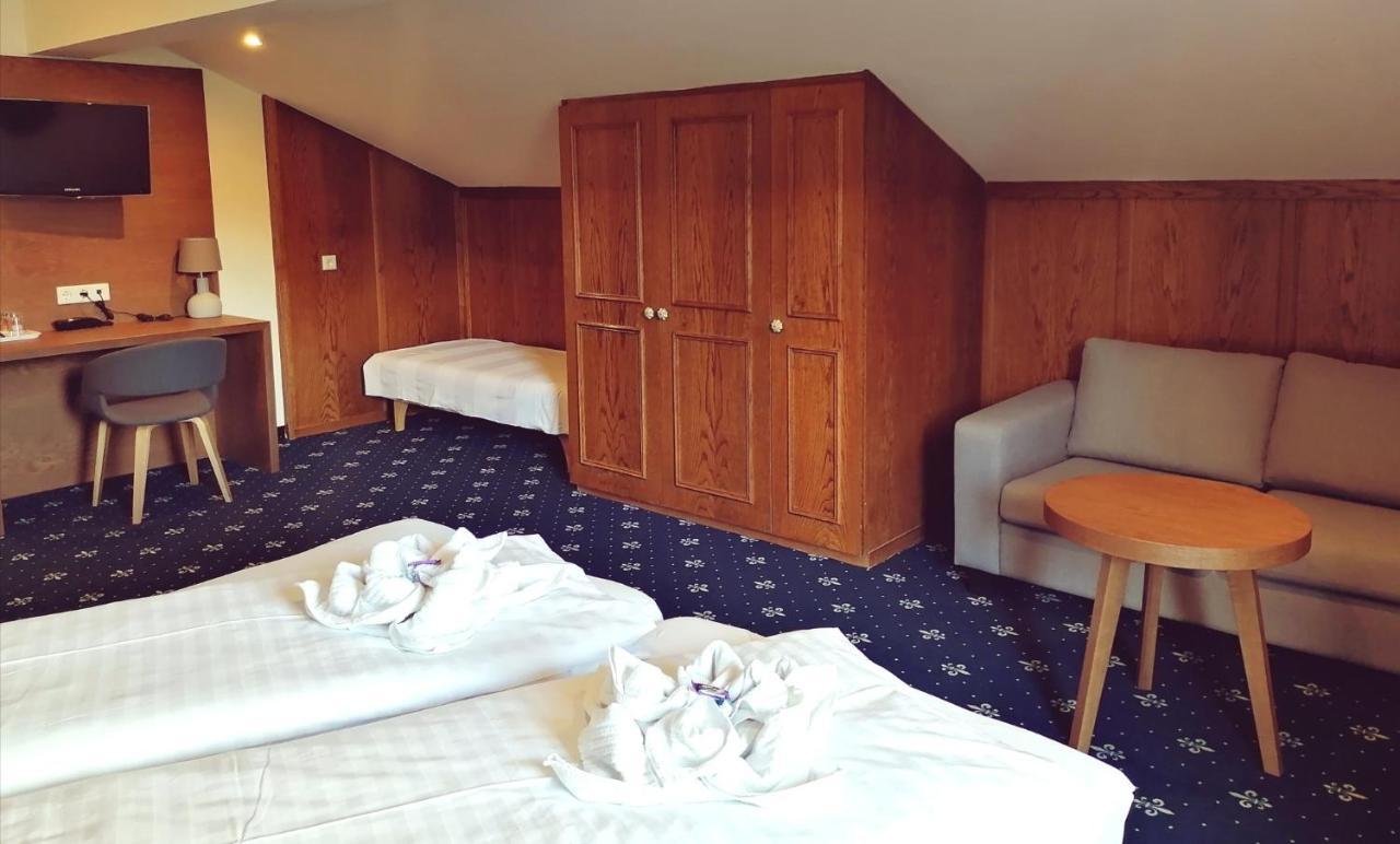 Hotel Tirolerhof ลอยทัช ภายนอก รูปภาพ