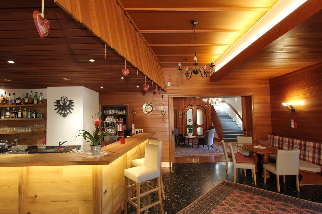 Hotel Tirolerhof ลอยทัช ภายนอก รูปภาพ