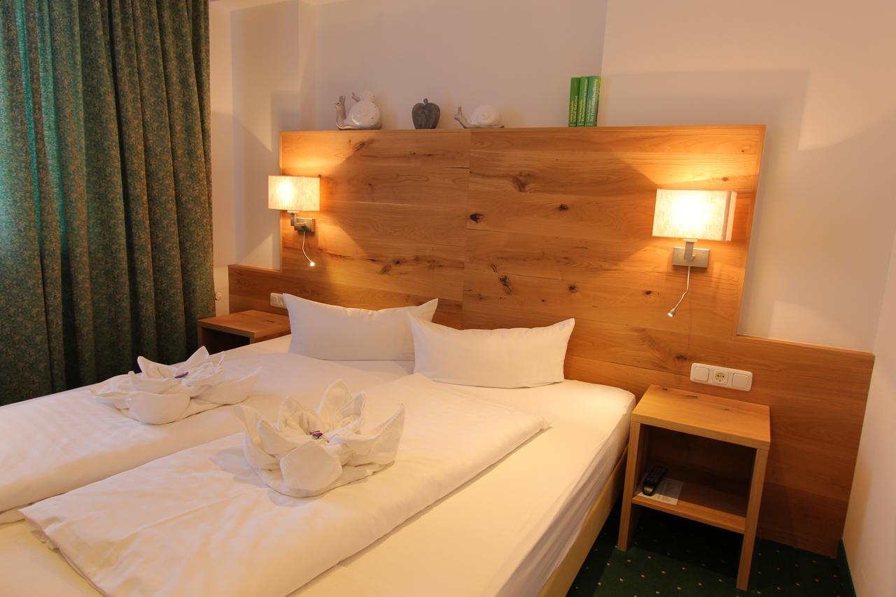 Hotel Tirolerhof ลอยทัช ภายนอก รูปภาพ